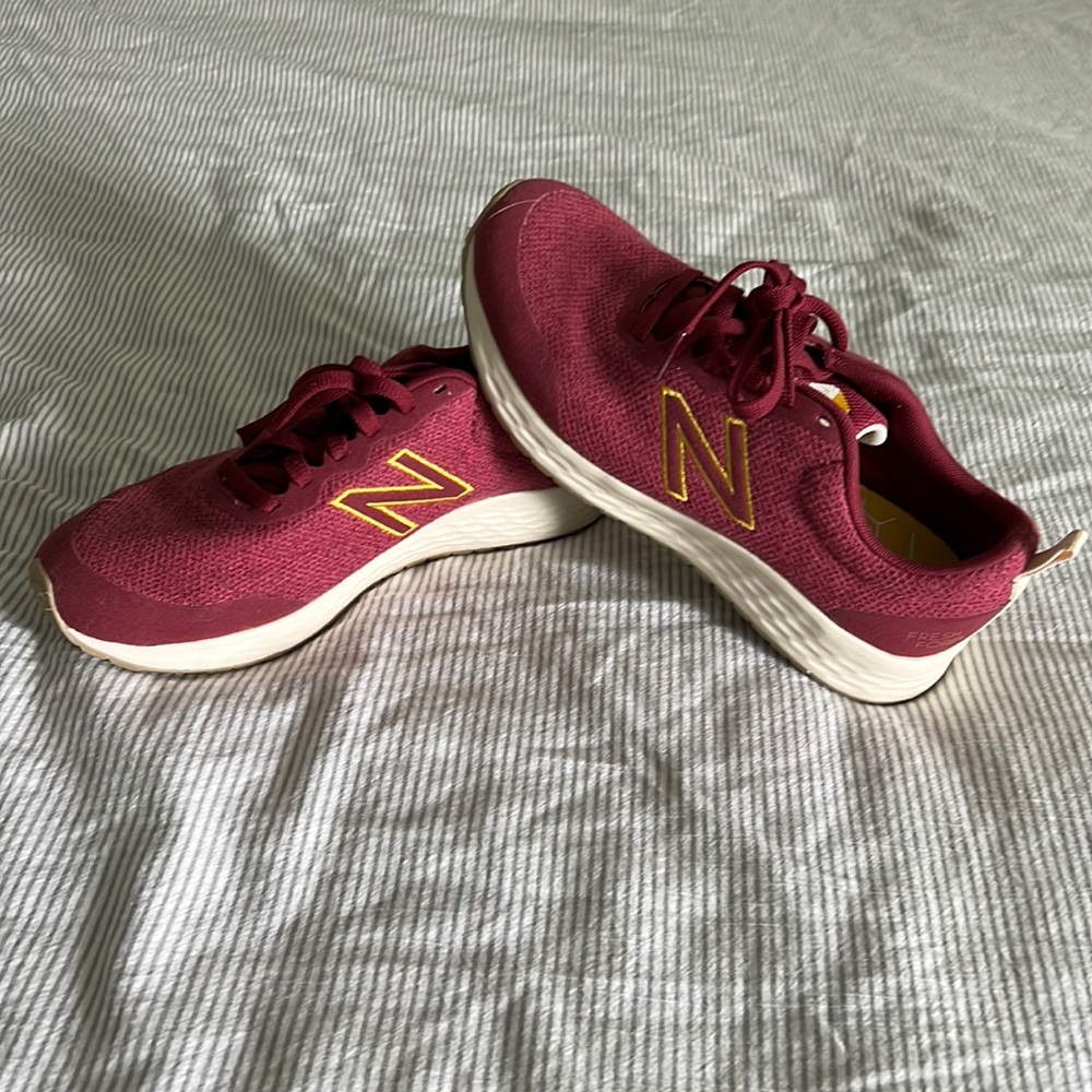 New never worn new balance fresh foam arishi size 6.5 women’s